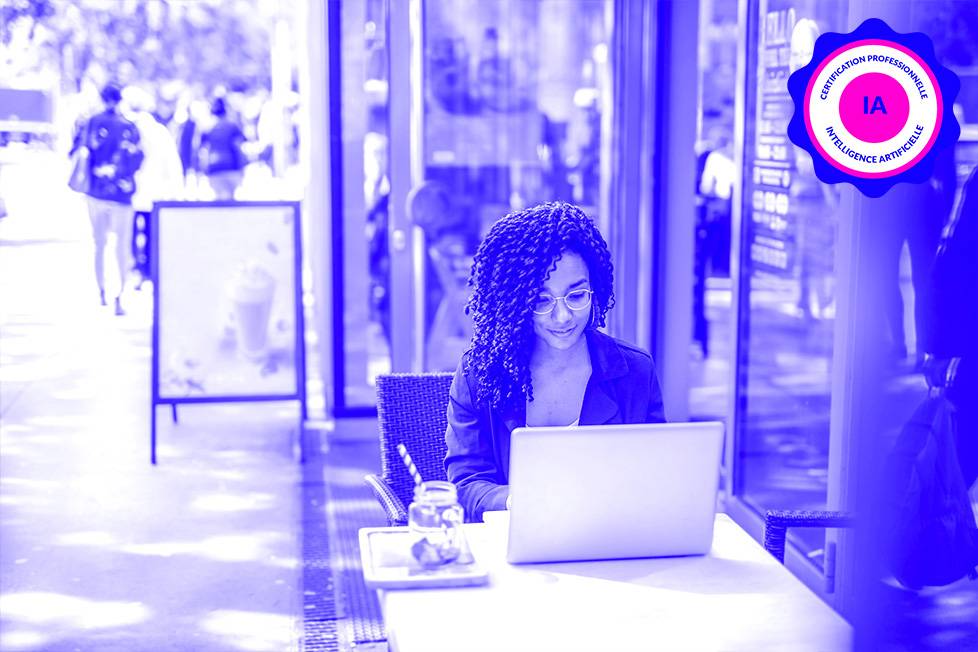 Bachelor Community Manager